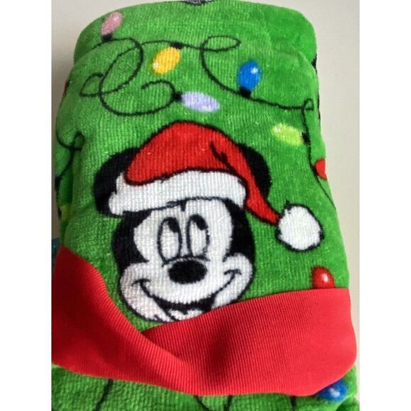 2 Pack Disney Mickey Mouse Christmas Lights Bath Hand Towels Green Holidays NEW - Picture 10 of 10